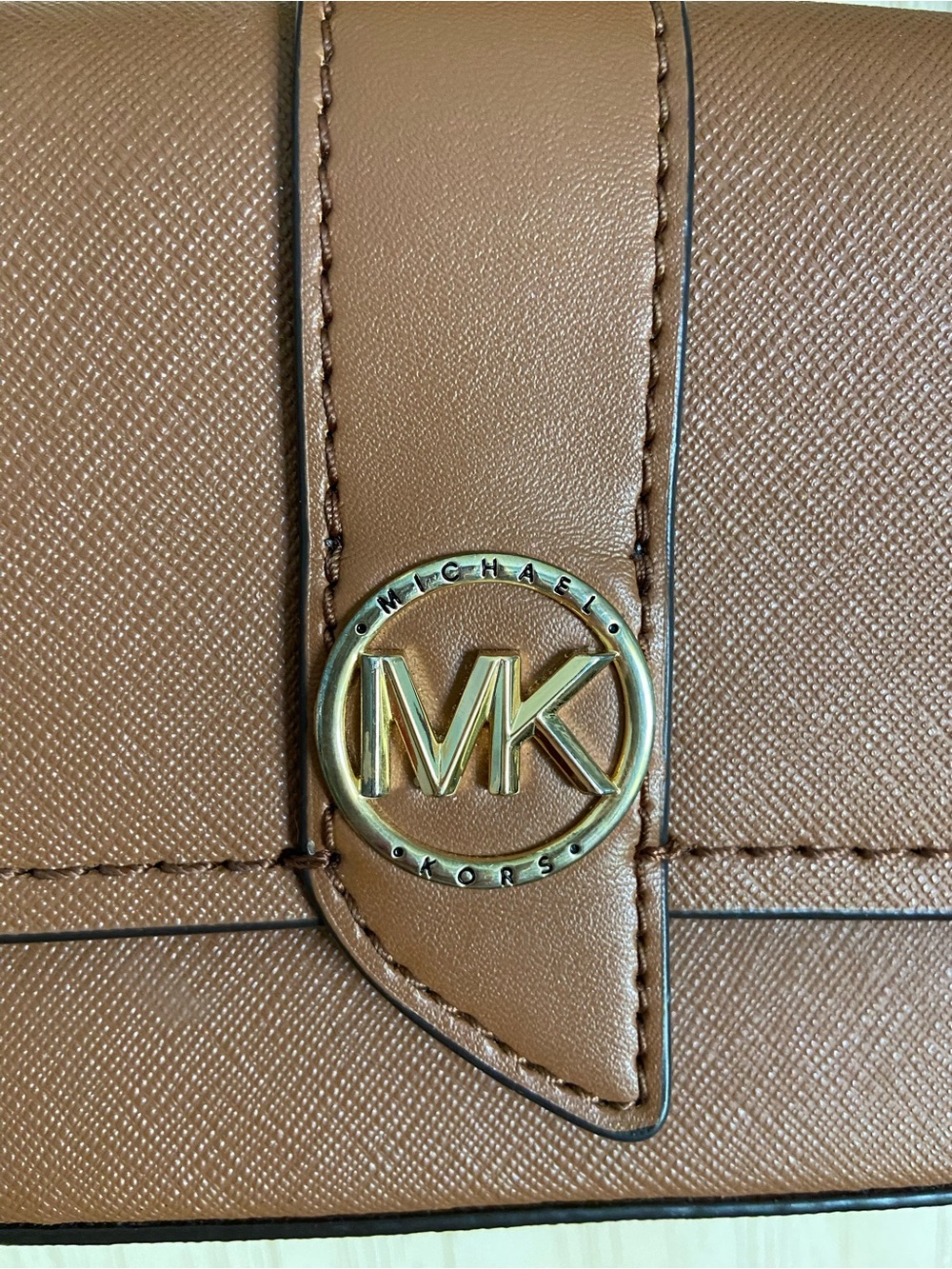 Michael Kors Greenwich Extra Small Saffiano Leather Luggage Crossbody $198 - Picture 3 of 10